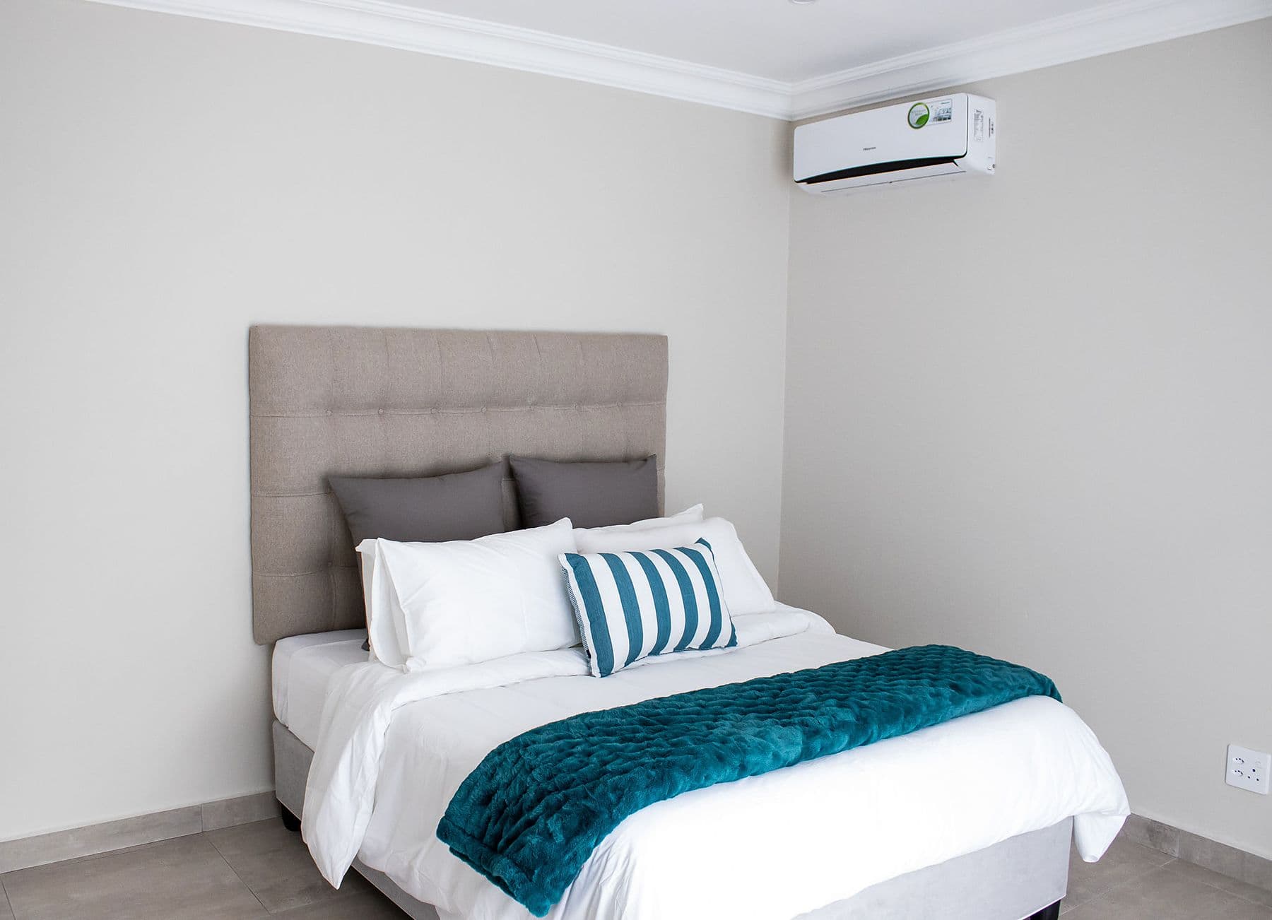 Family unit: bedroom with air conditioning