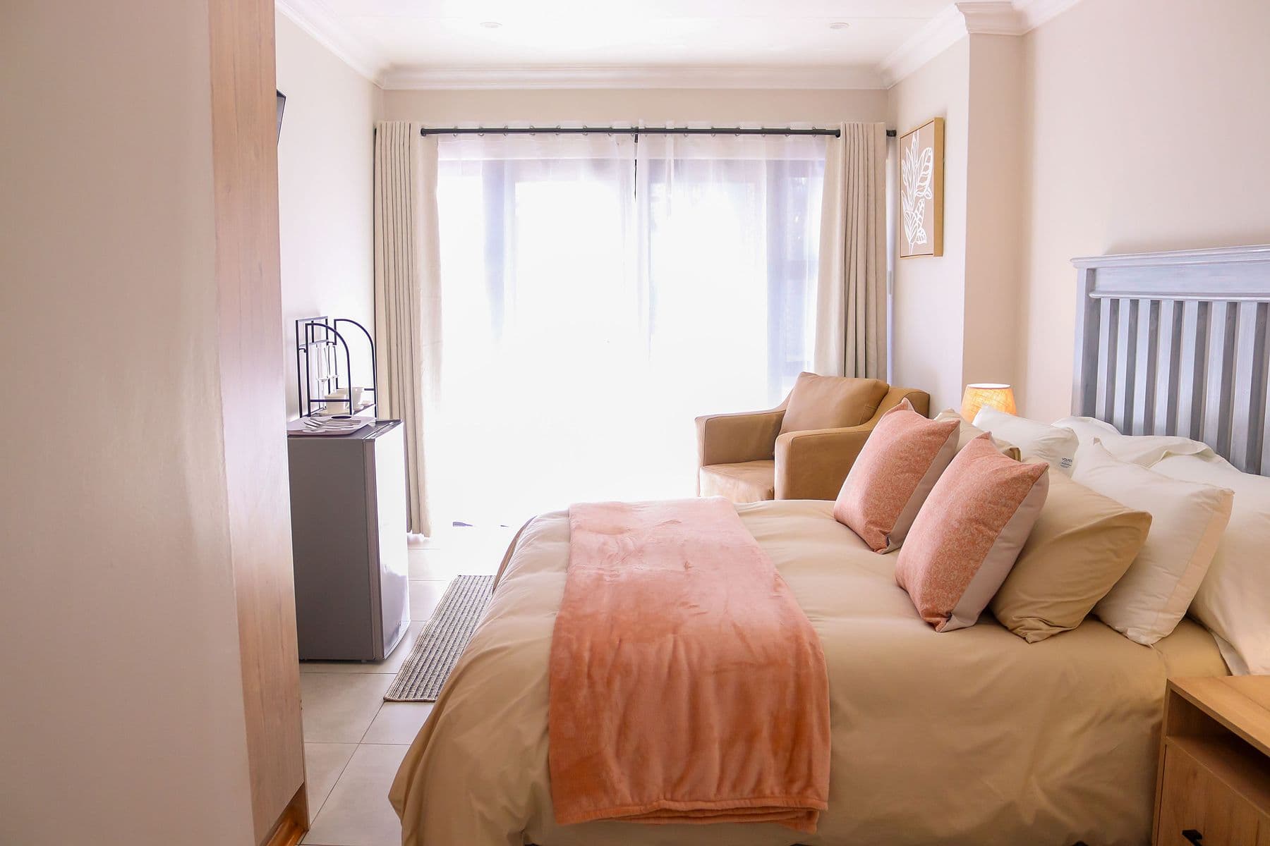 Blush Room: room overview with window
